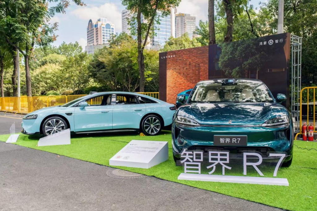 智界亮相中国年度车双城盛典 品牌2.0实力获专业媒体集中检验